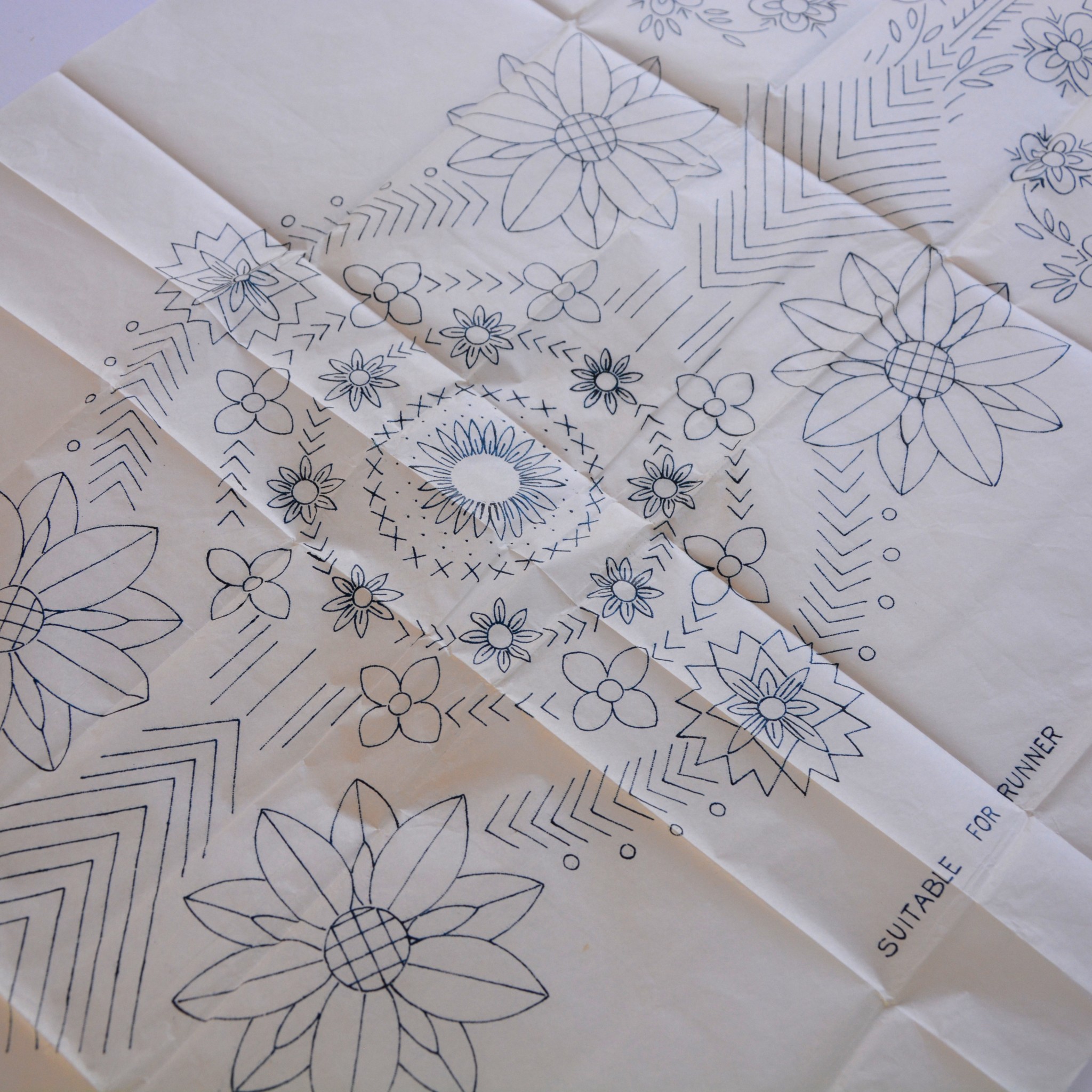 Vintage table runner transfer