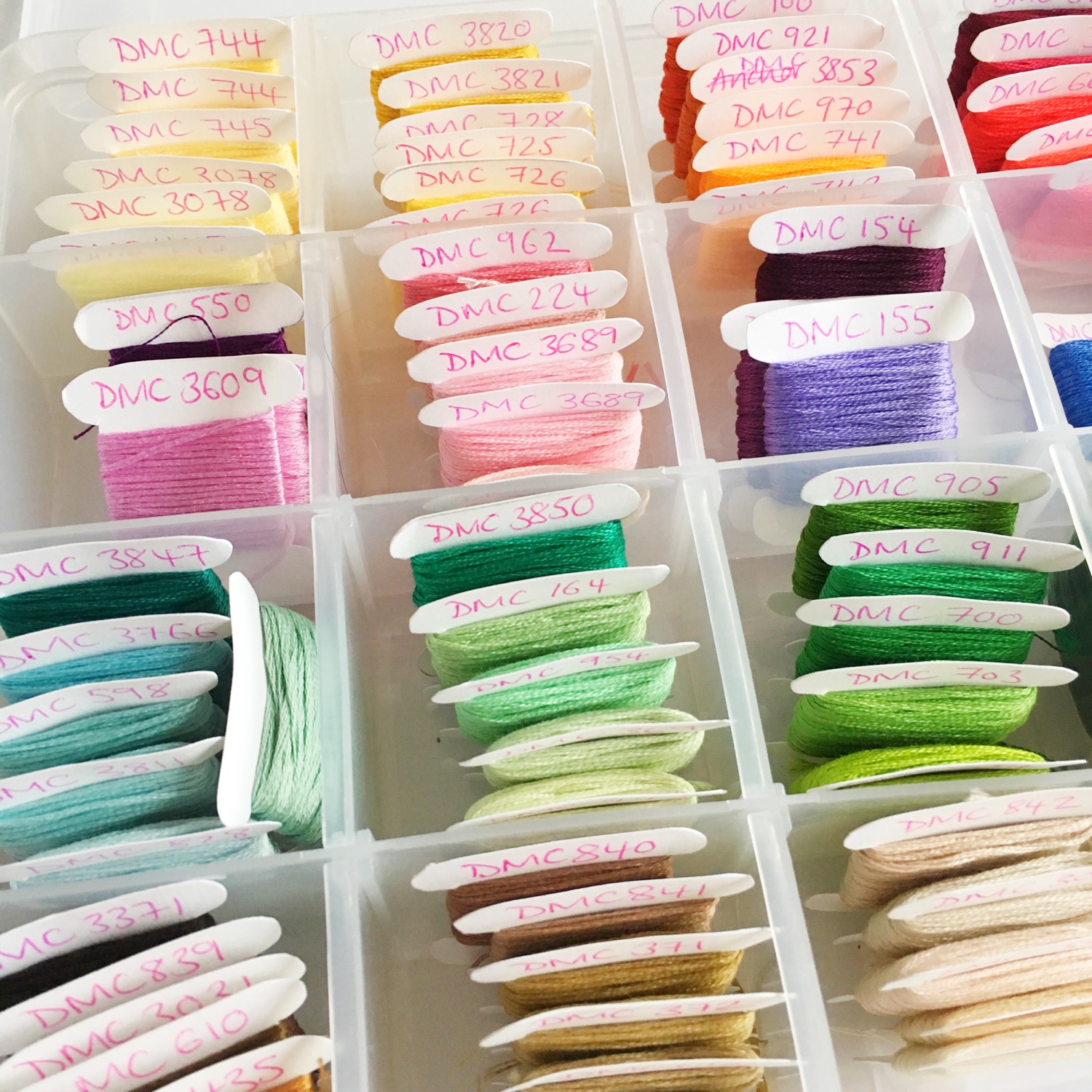 How I organise my embroidery threads | Hello! Hooray!