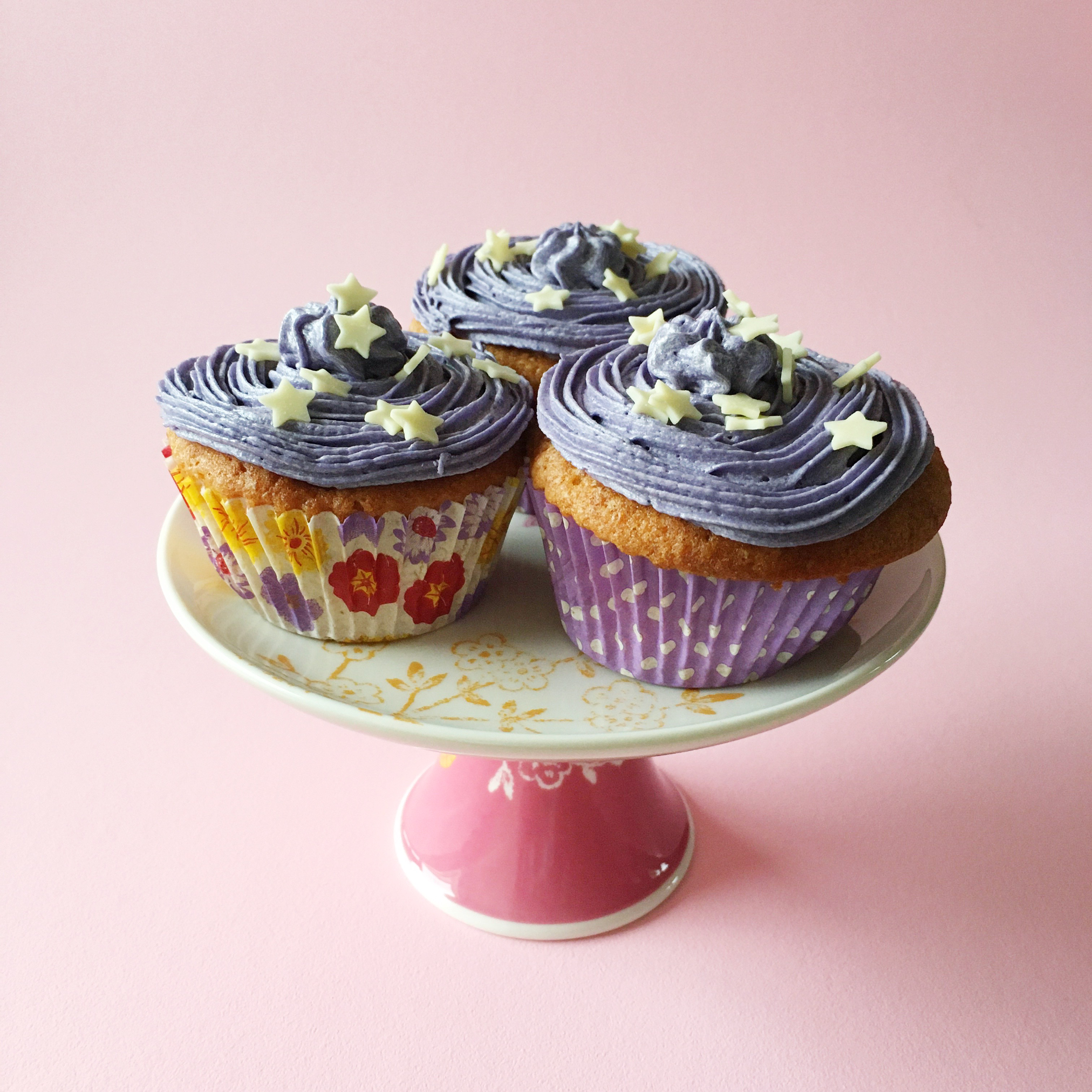 Cherry and almond cupcakes by Hello! Hooray!