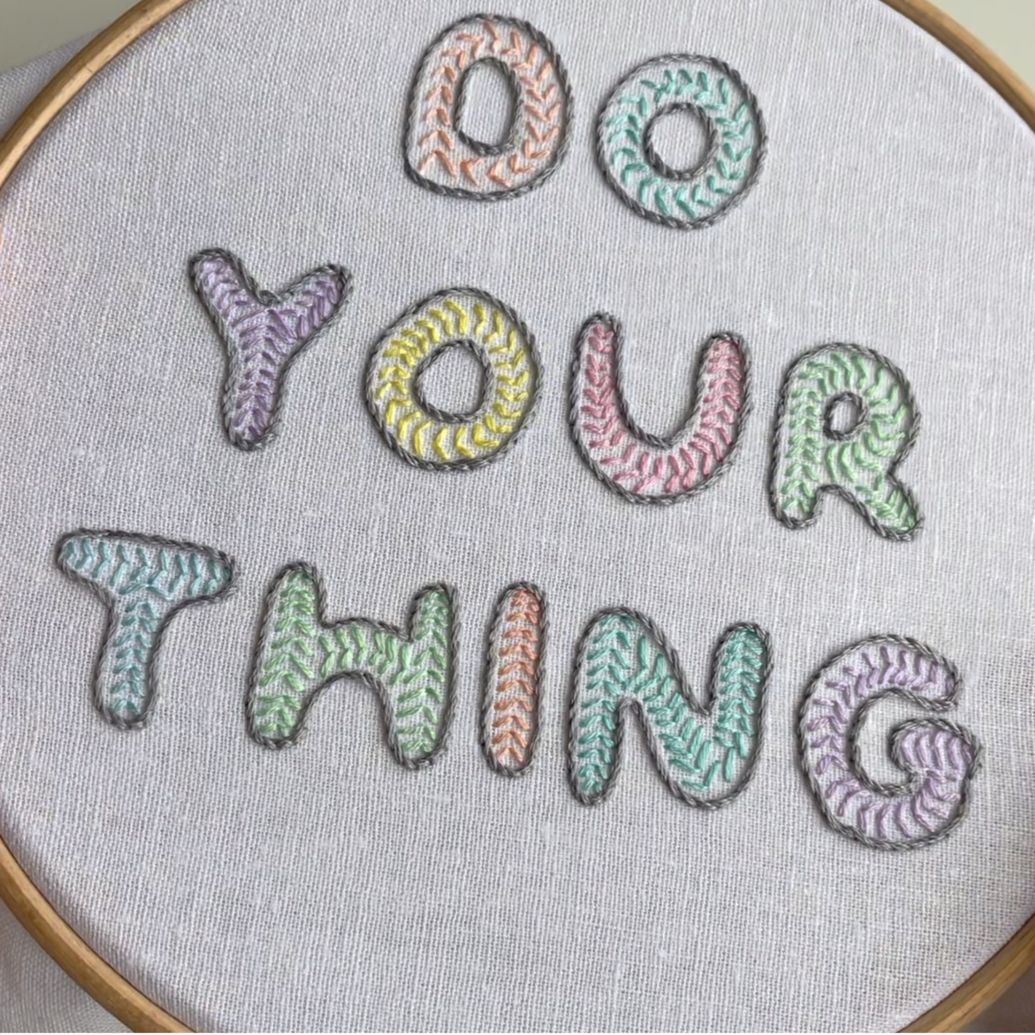 Adding stem stitch to the Do Your Thing hoop | The Happy Stitch Project with Hello! Hooray!
