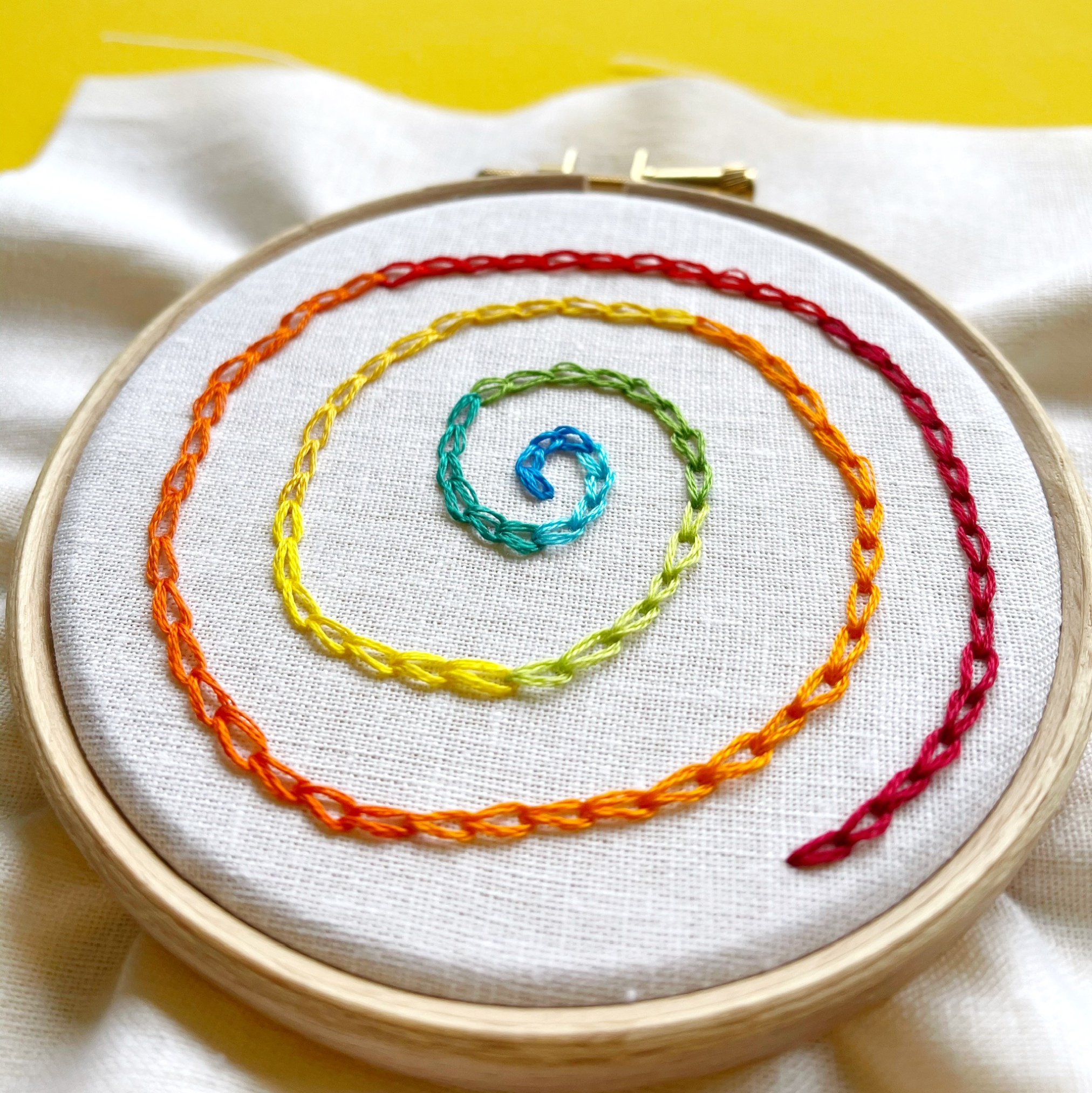 Chain stitch rainbow spiral | Hello! Hooray!